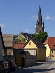 Abbildung: Ortsteil Koetzschenbroda mit Friedenskirche in Radebeul bei Dresden